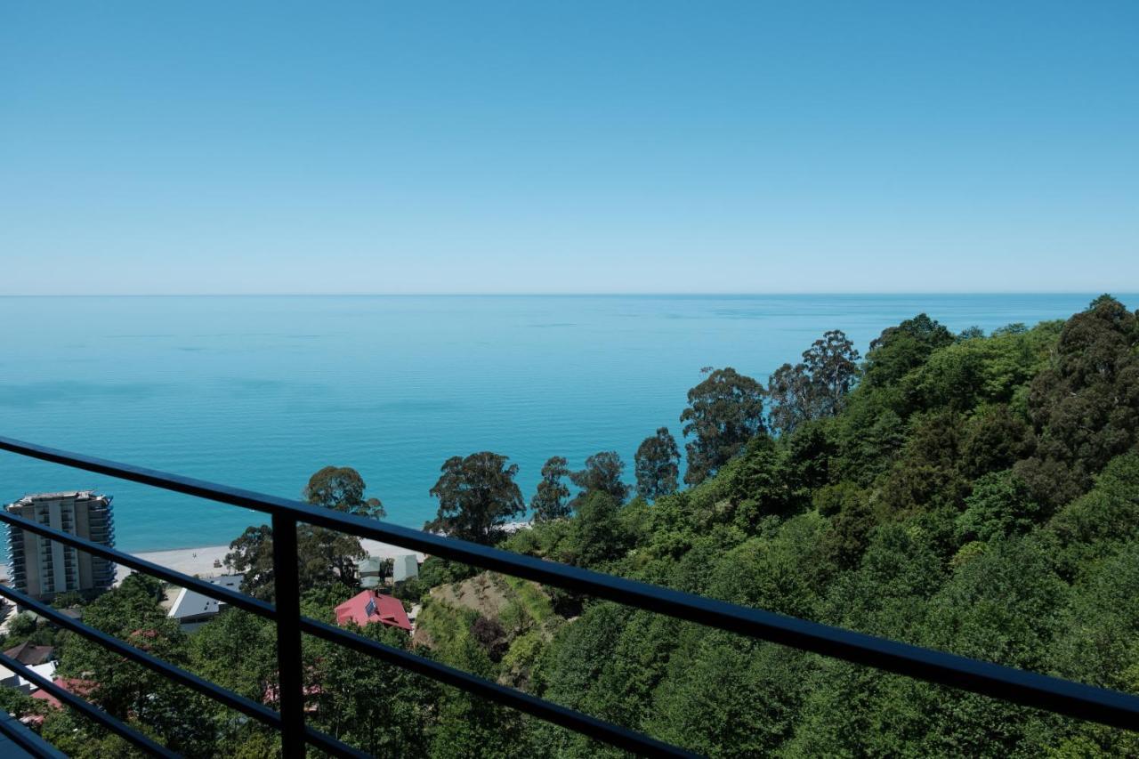 Hotel Hills Квариати Экстерьер фото