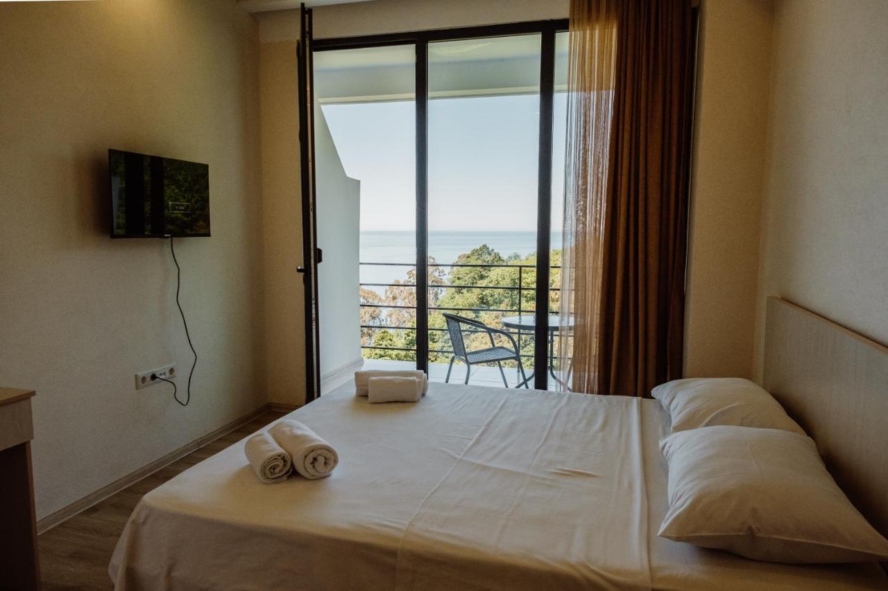 Hotel Hills Квариати Экстерьер фото