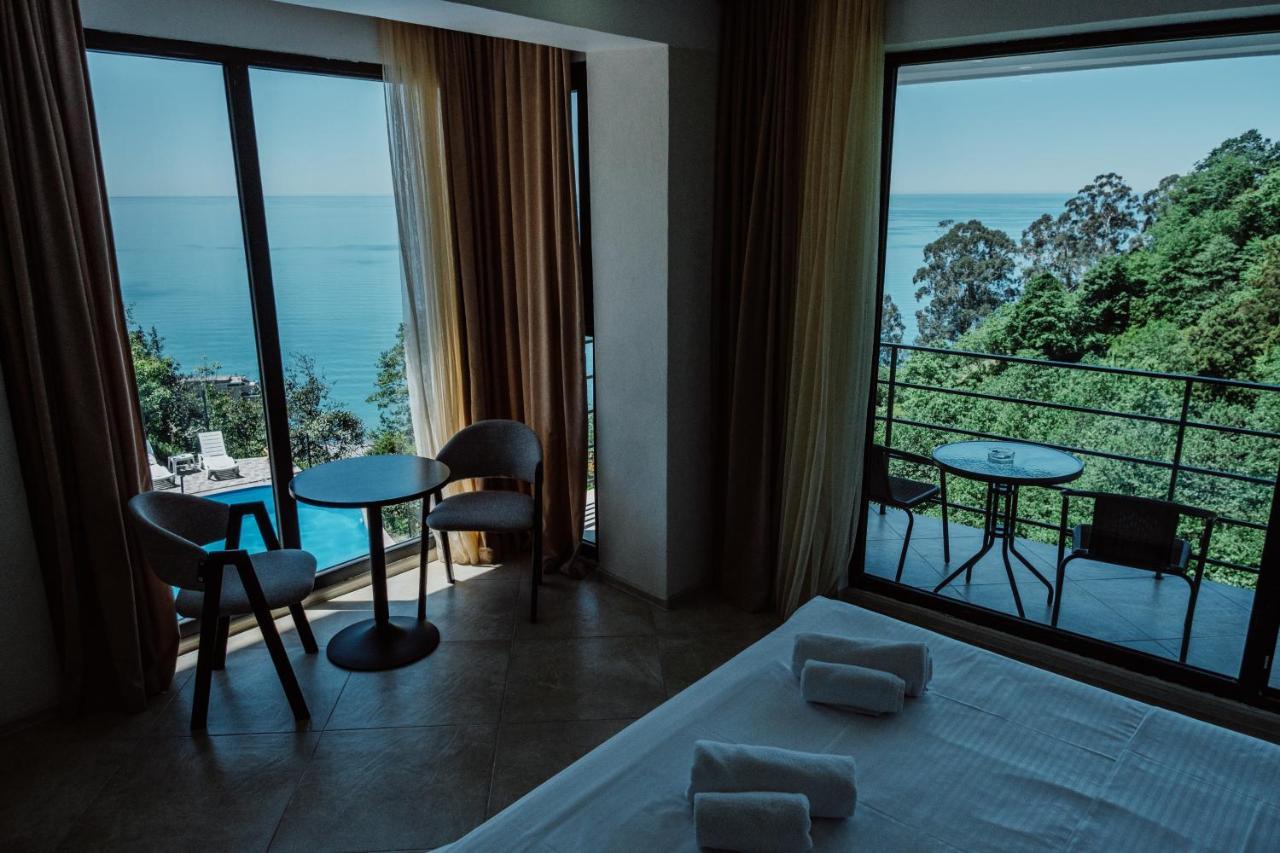 Hotel Hills Квариати Экстерьер фото