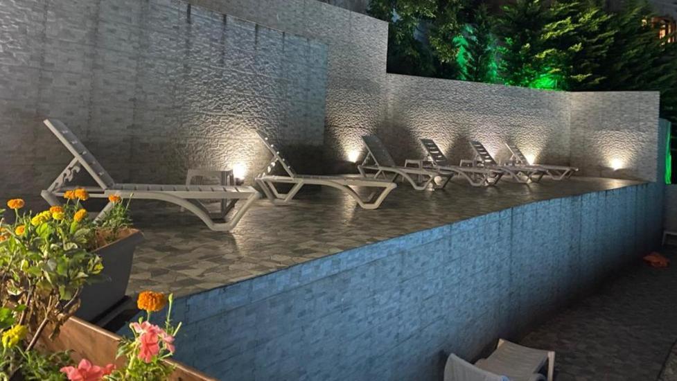 Hotel Hills Квариати Экстерьер фото