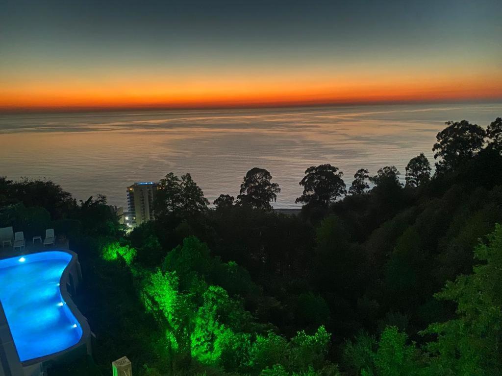 Hotel Hills Квариати Экстерьер фото