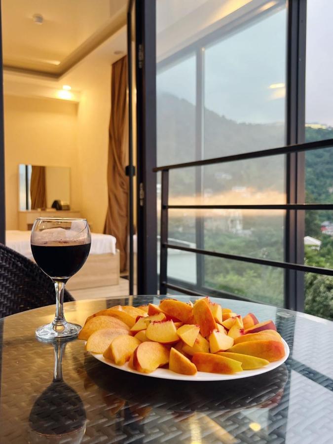 Hotel Hills Квариати Экстерьер фото
