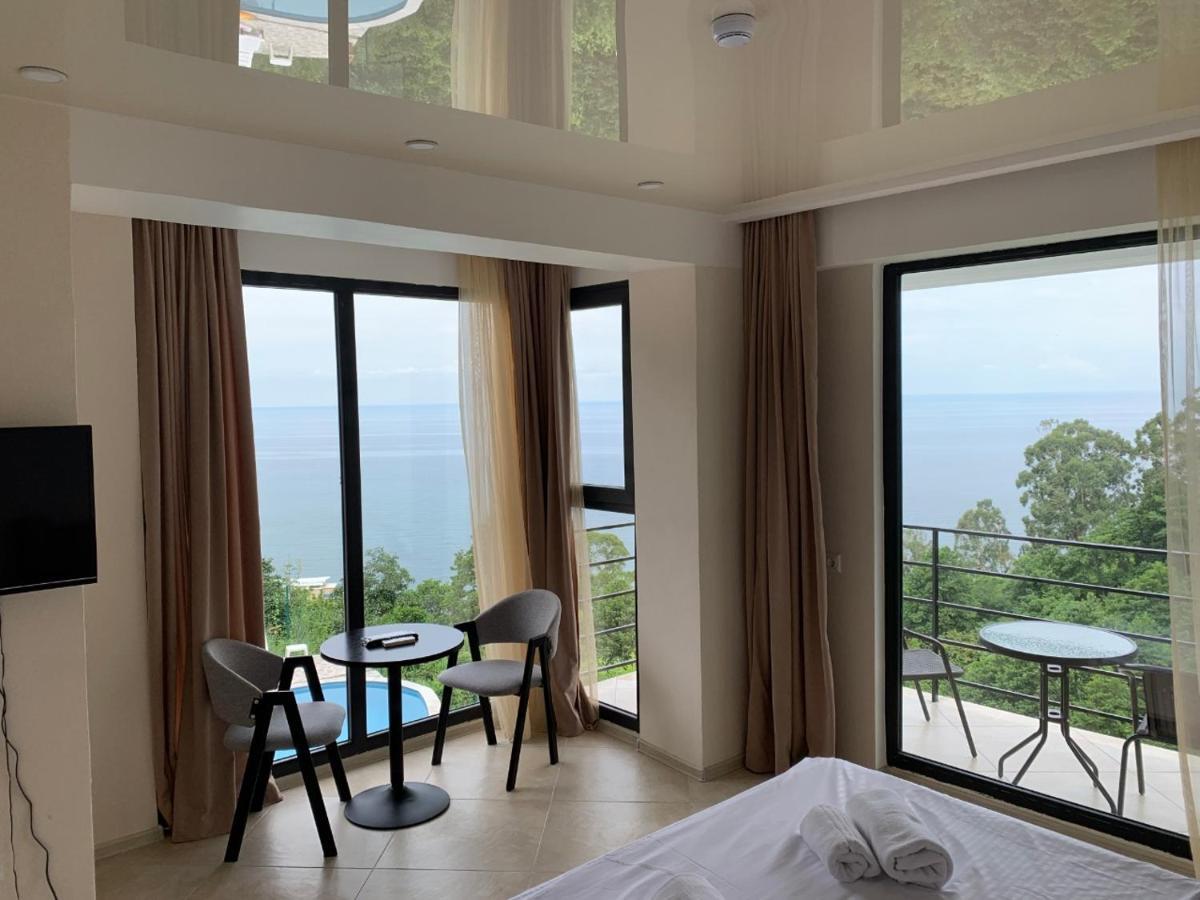 Hotel Hills Квариати Экстерьер фото