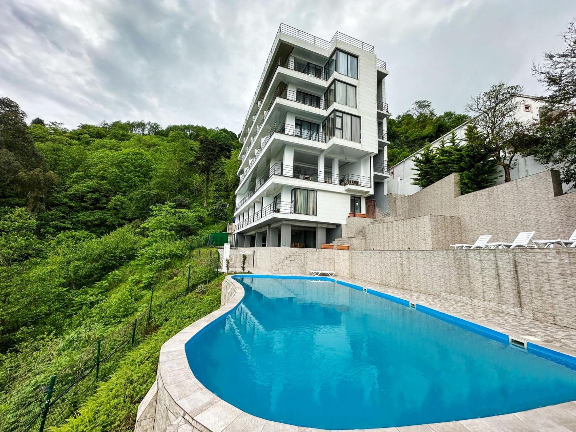 Hotel Hills Квариати Экстерьер фото